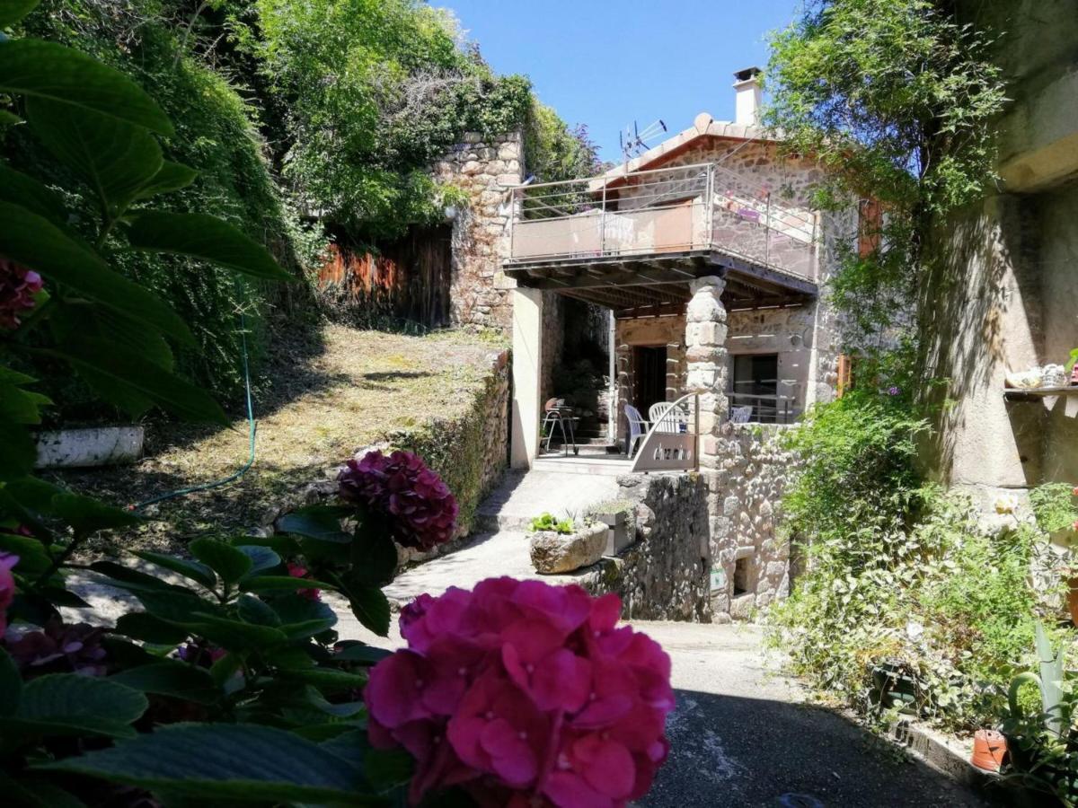 Gite De Charme Avec 2 Terrasses, Au Coeur Du Parc Du Pilat, Confortable Et Equipe - Fr-1-496-40 Malleval Eksteriør billede